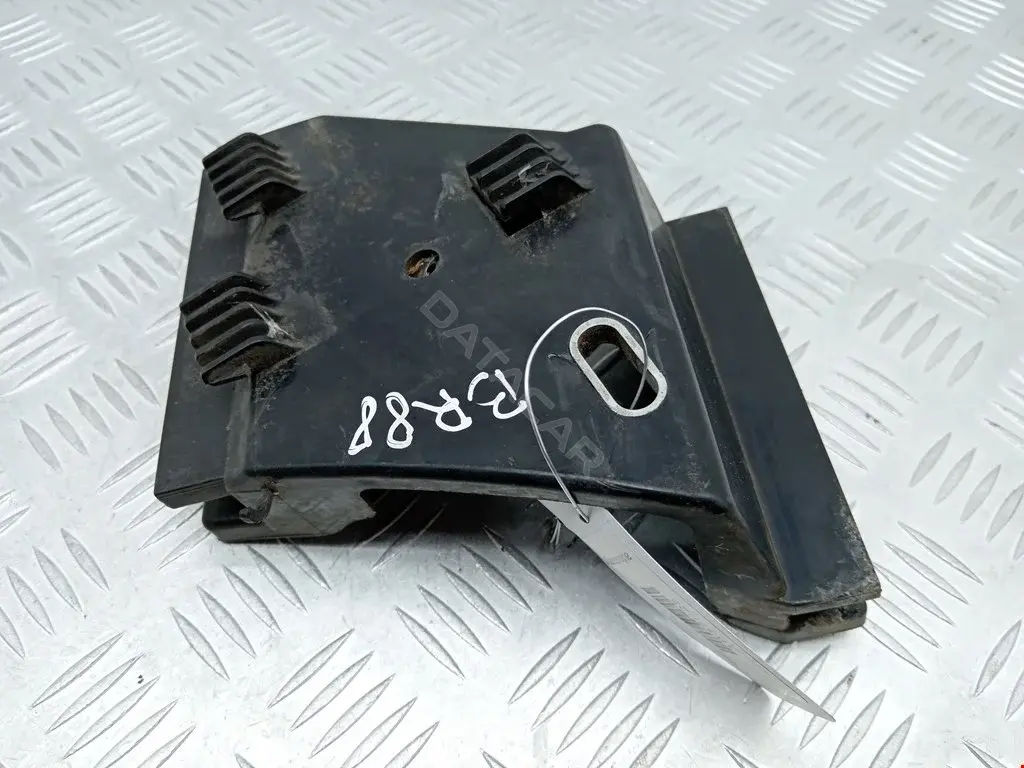 Кронштейн-направляющая бампера 4D0807571, 4D0807571A