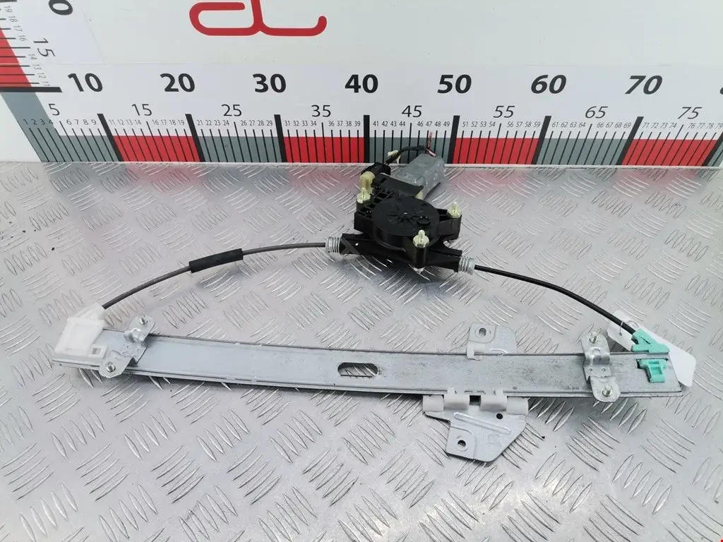 Стеклоподъемник 00SKV811, 015009, 824011G010