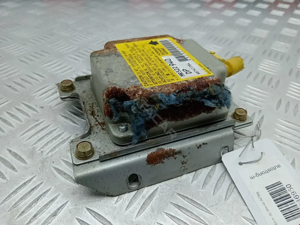 Блок управления подушками безопасности MR522940