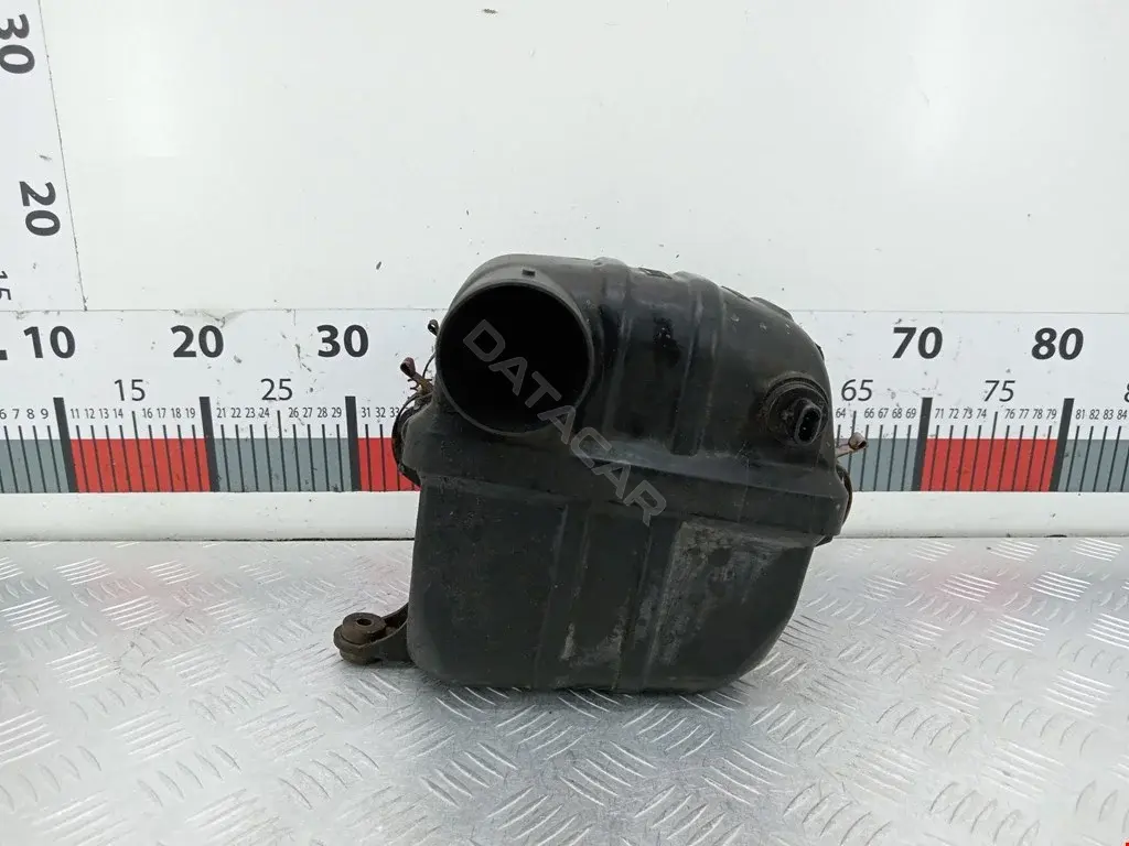 Корпус воздушного фильтра 1370081A00