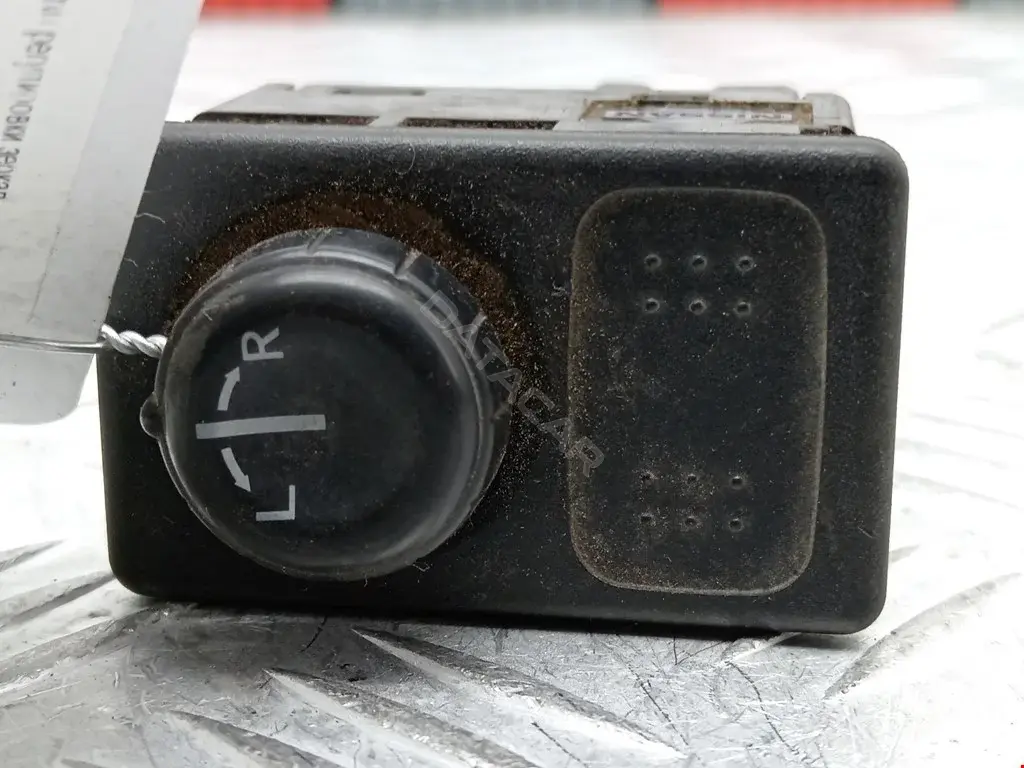 Джойстик регулировки зеркал 255704M405, 25570BM400