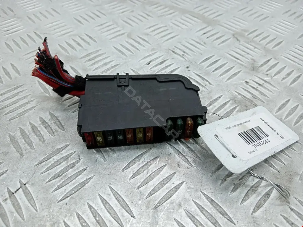 Блок предохранителей 8K0941824