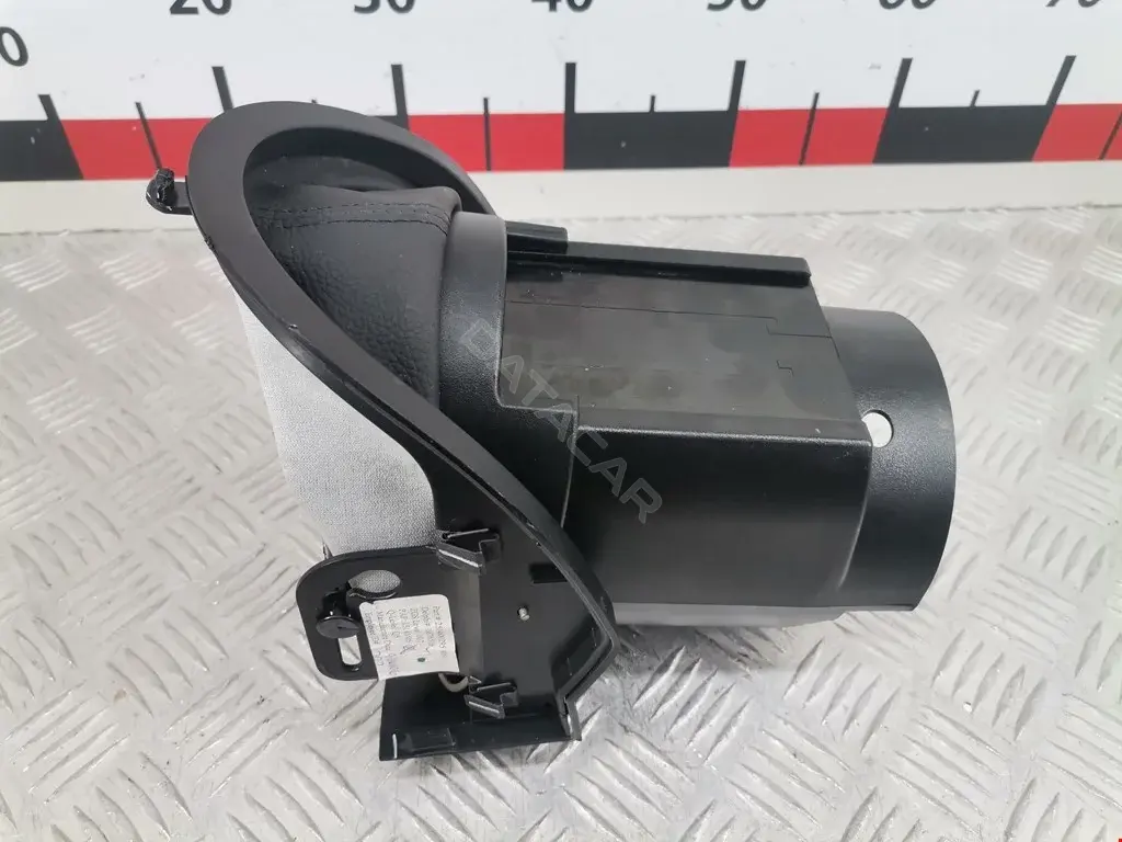 Кожух рулевой колонки A1645404645