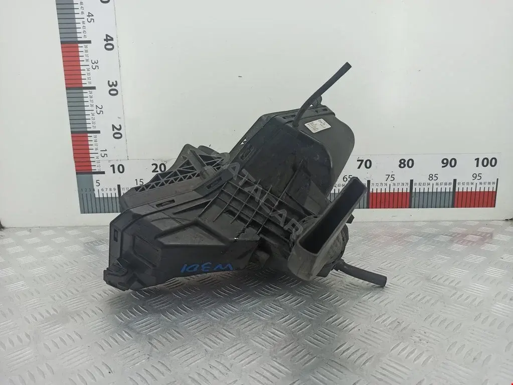 Корпус воздушного фильтра 8K0133837BF, 8K0133837BR, 8K0133837T