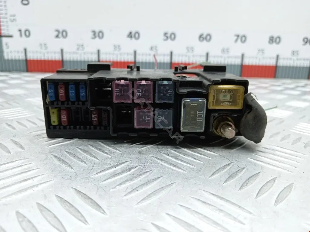 Блок предохранителей 24380VK500
