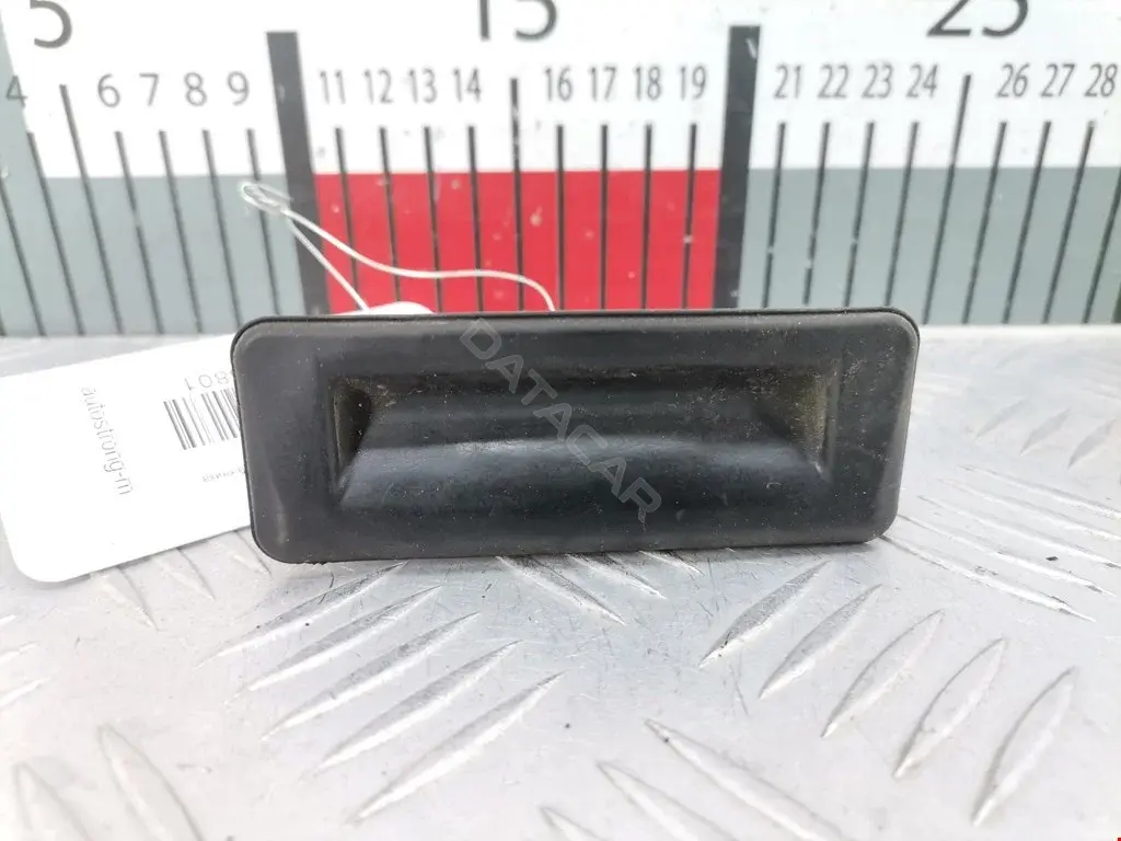 Ручка крышки багажника 132053098, 179688, 280581