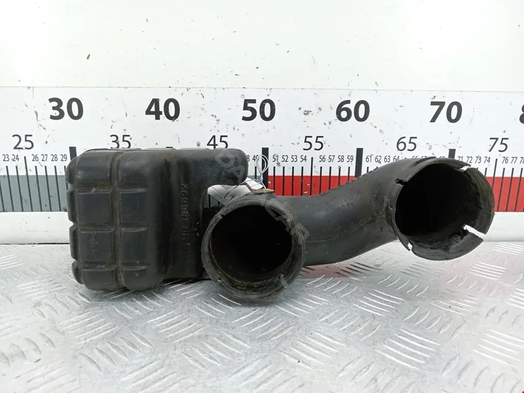 Корпус воздушного фильтра MR355690, MR355692