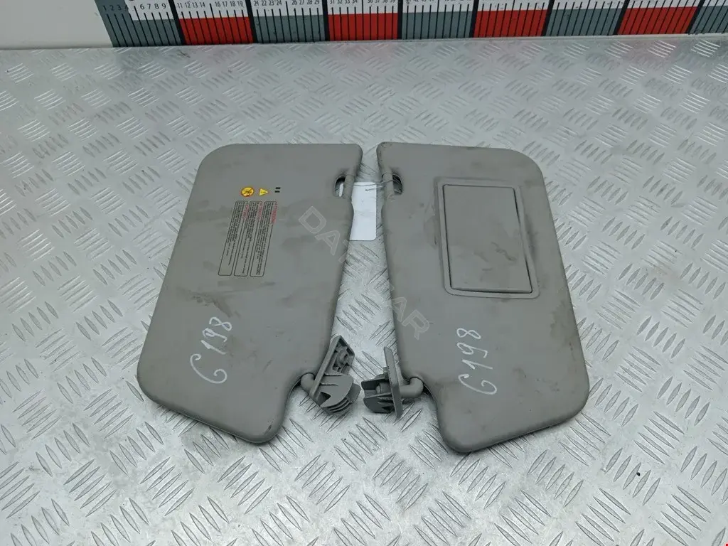 Козырек солнцезащитный 96401AX601