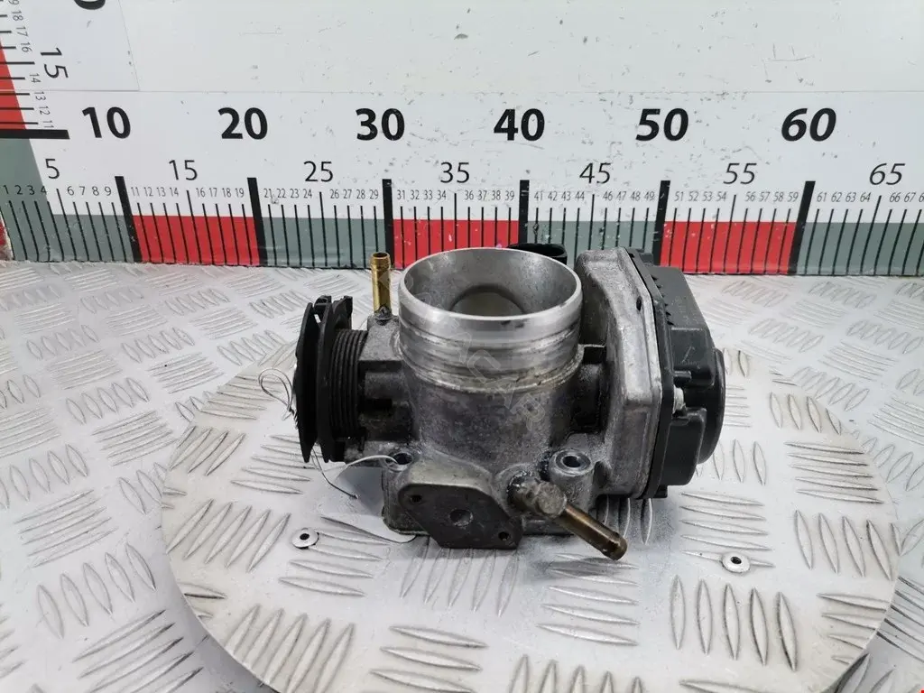 Дроссельная заслонка 06A133064H, 0892106, 12SKV025
