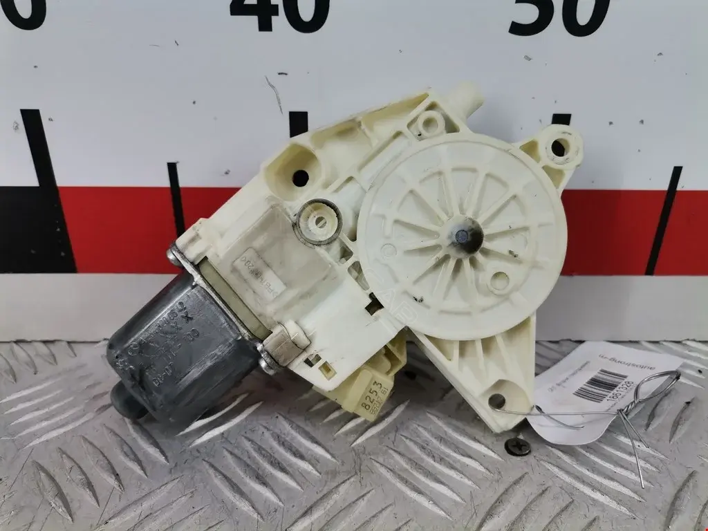 Моторчик стеклоподъемник 017567, A2048200642, A2127301779