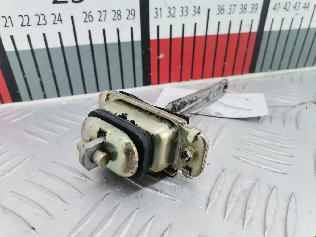 Ограничитель двери BDH450010