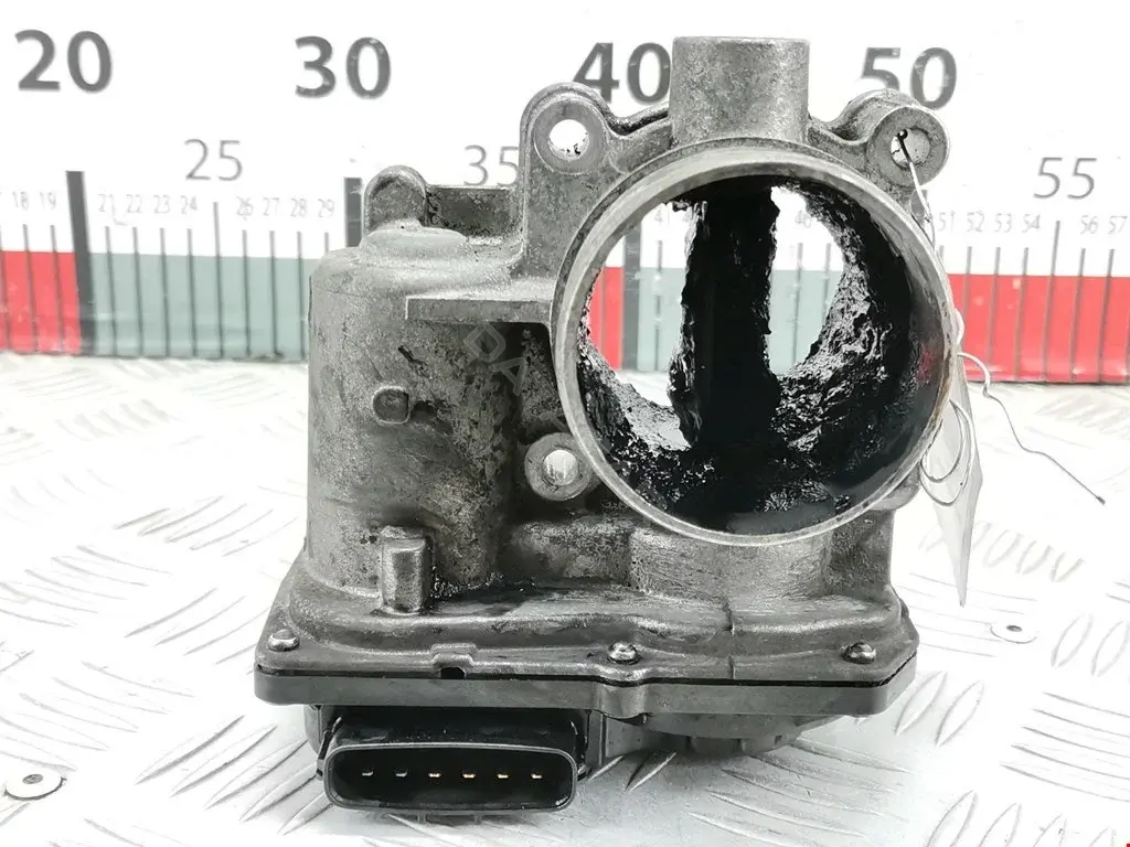 Дроссельная заслонка 1450A139