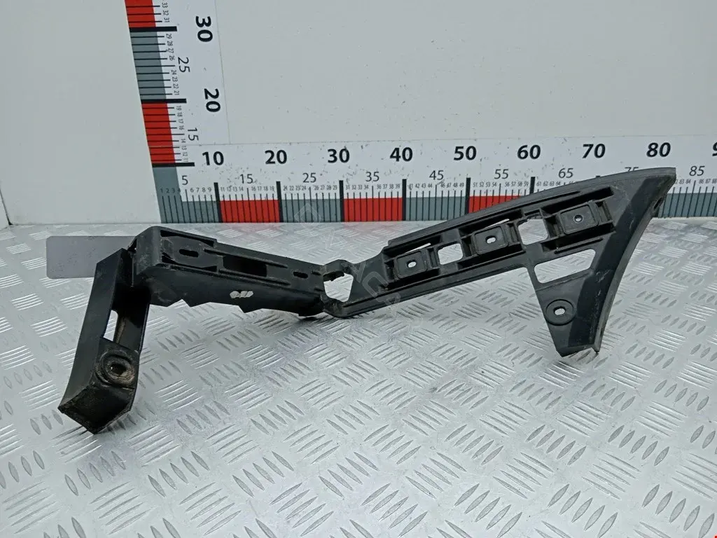 Кронштейн-направляющая бампера 00X10432, 100A10220, 141CE2603