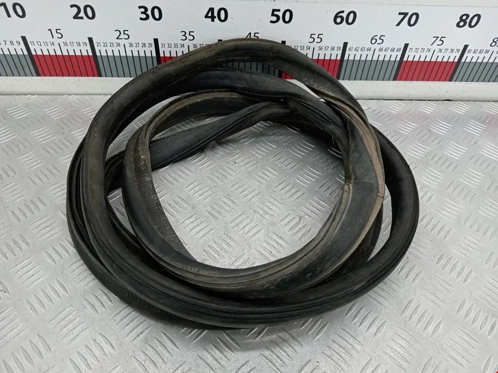 Уплотнитель двери 2K0837911A, 2K0837911C, 2K0837911G