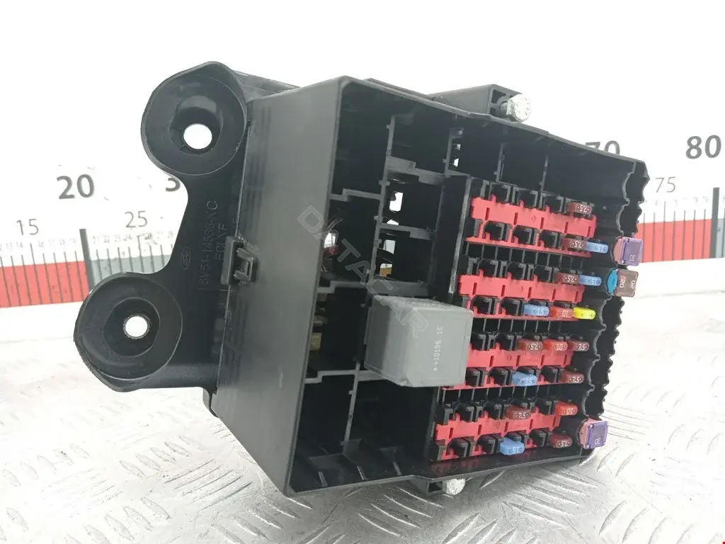 Блок предохранителей 8V5T14A005KRG
