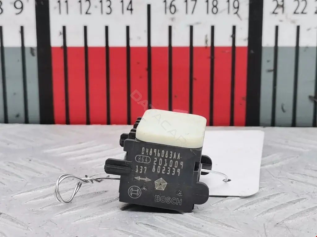 Датчик удара 04896083AA