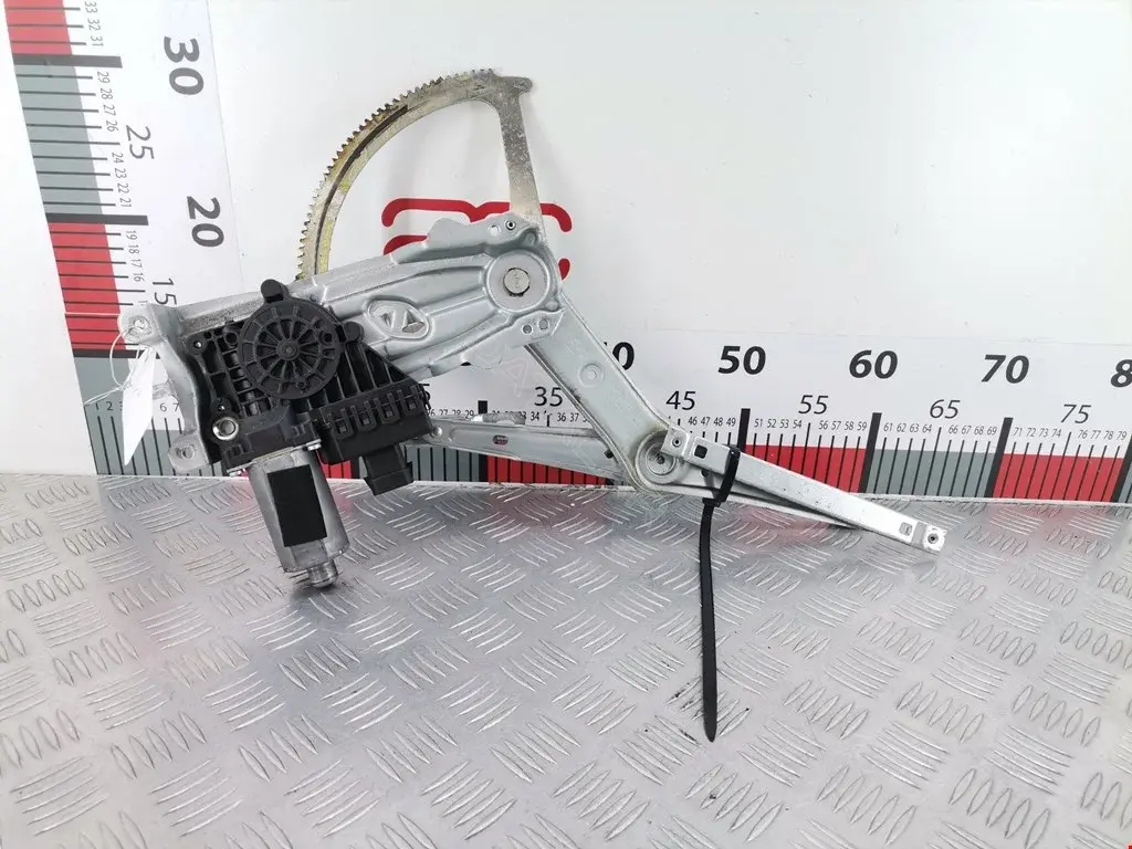 Стеклоподъемник 014284, 017478, 01SKV832