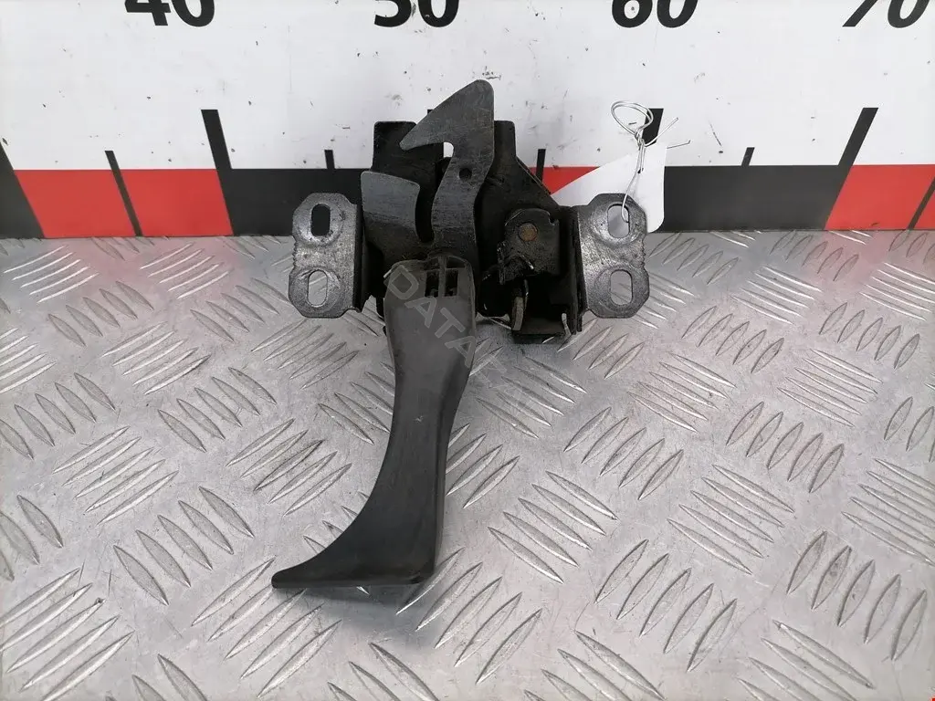 Замок капота A1688800160