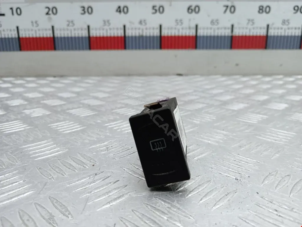 Кнопка подогрева заднего стекла 000051001010, 0916087, 108882