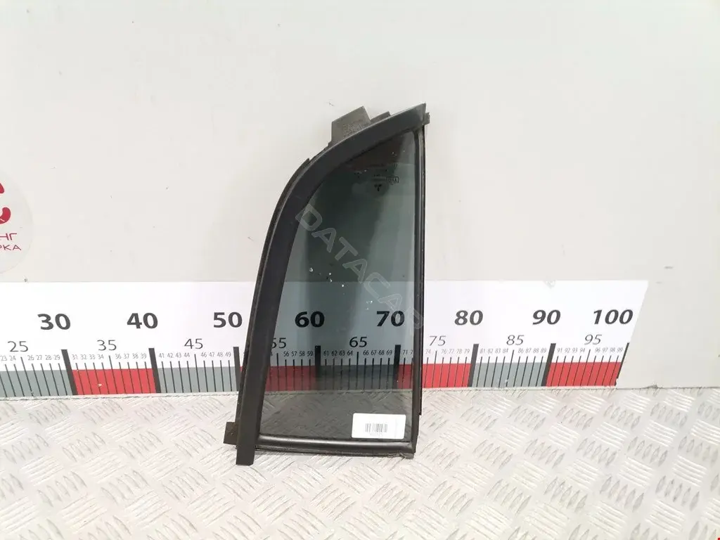 Форточка задняя левая MN136793