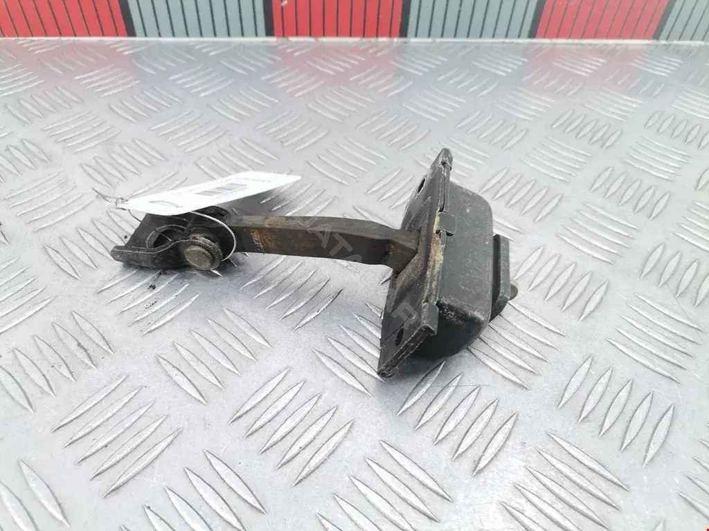 Ограничитель двери A1687300116