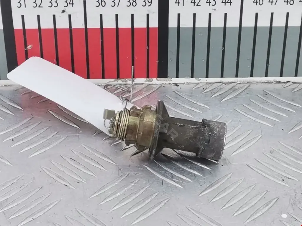 Личинка замка двери MR325990