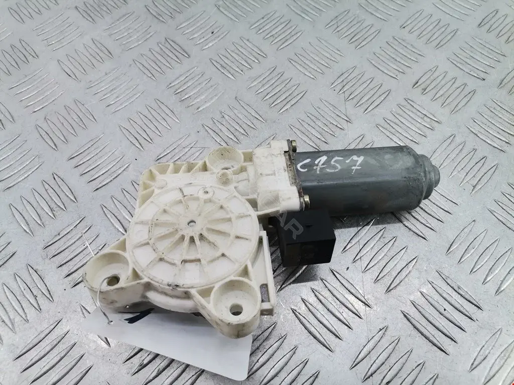 Моторчик стеклоподъемник 991892100, A2118202342