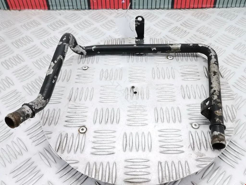 Патрубки системы охлаждения 059121065L