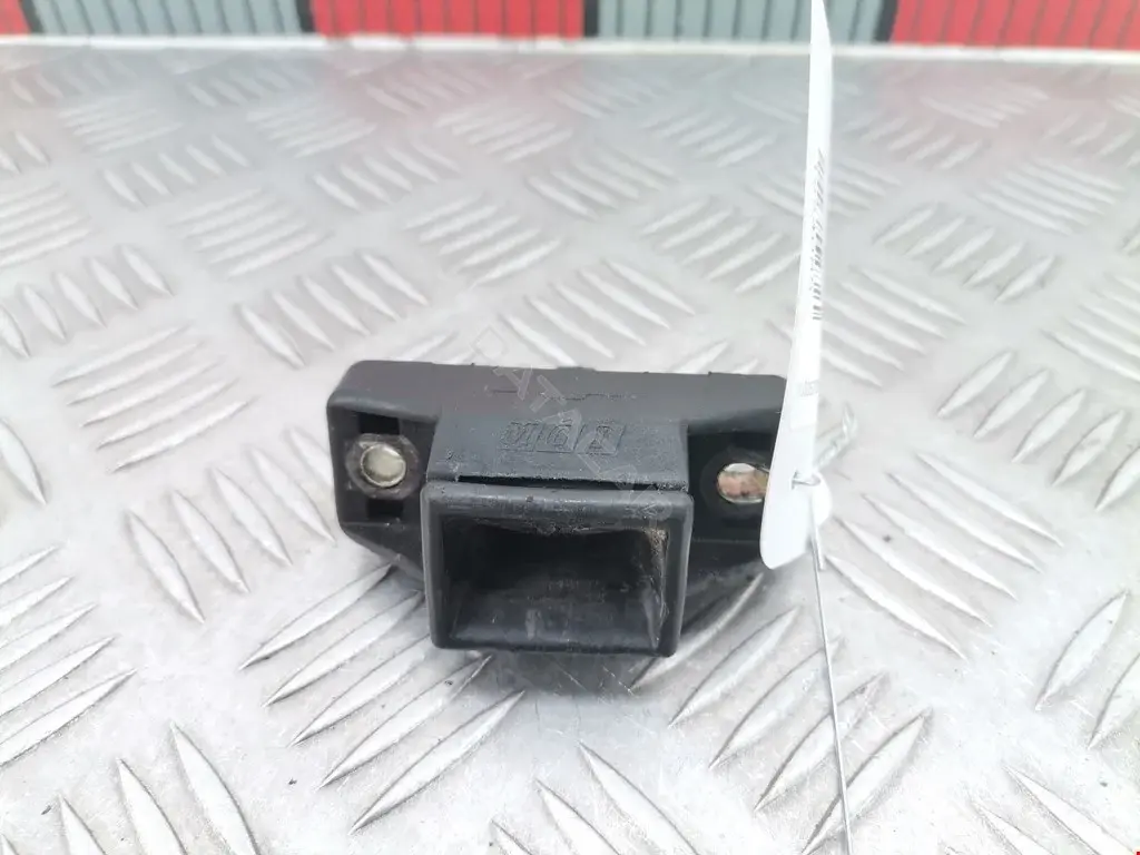 Замок крышки багажника 7700827599