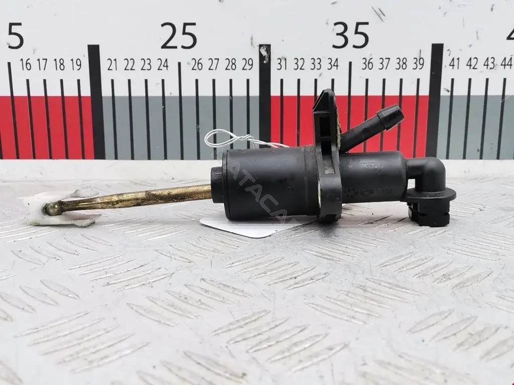 Главный цилиндр сцепления 1J1721388A, 1J1721388G