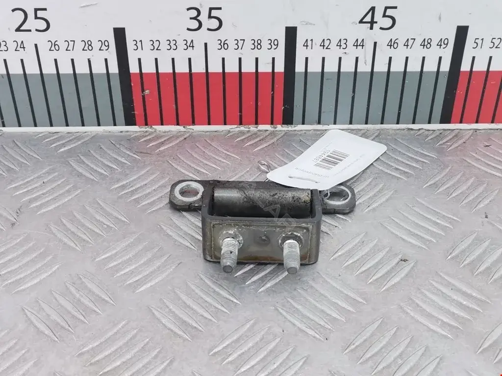 Петля крышки багажника 797102S000