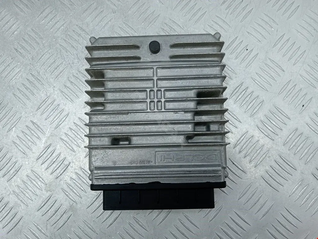 Блок управления двигателем 1334038, R0411C029B