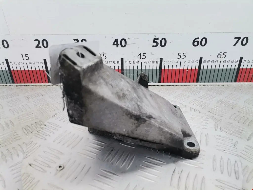 Кронштейн двигателя 4B0199305A, 4B0199305C, 4B0199307C