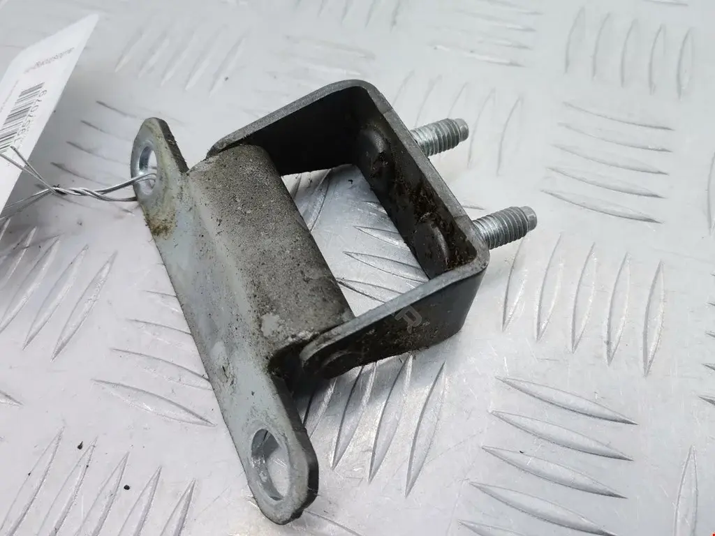 Петля крышки багажника 797102S000