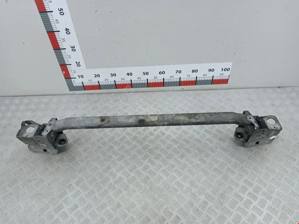 Балка под радиатор 625306167R