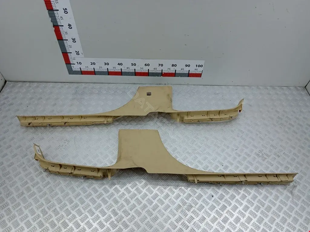 Накладка на порог 7L0853369