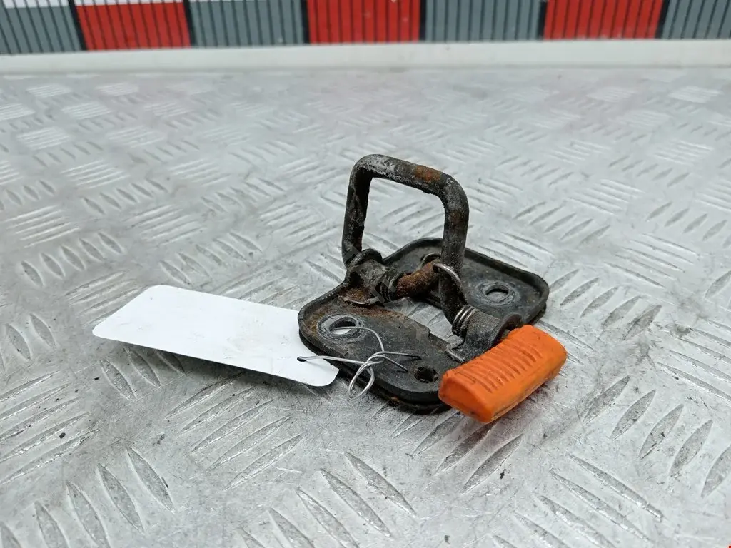 Замок капота 1K8823186D