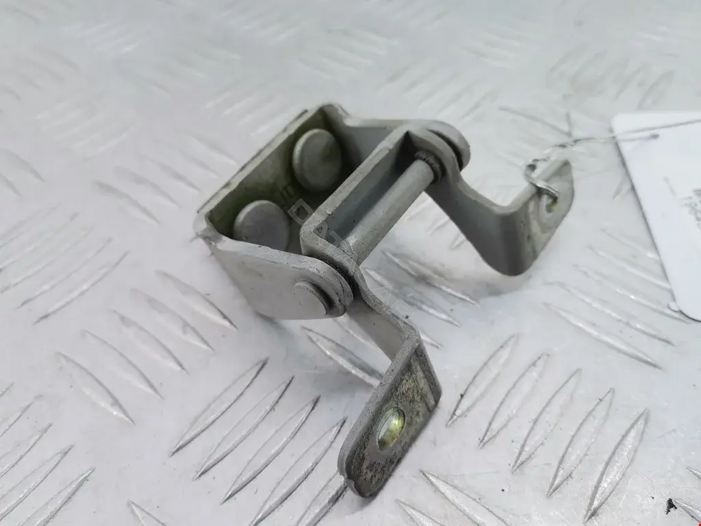 Петля крышки багажника 79770A2700