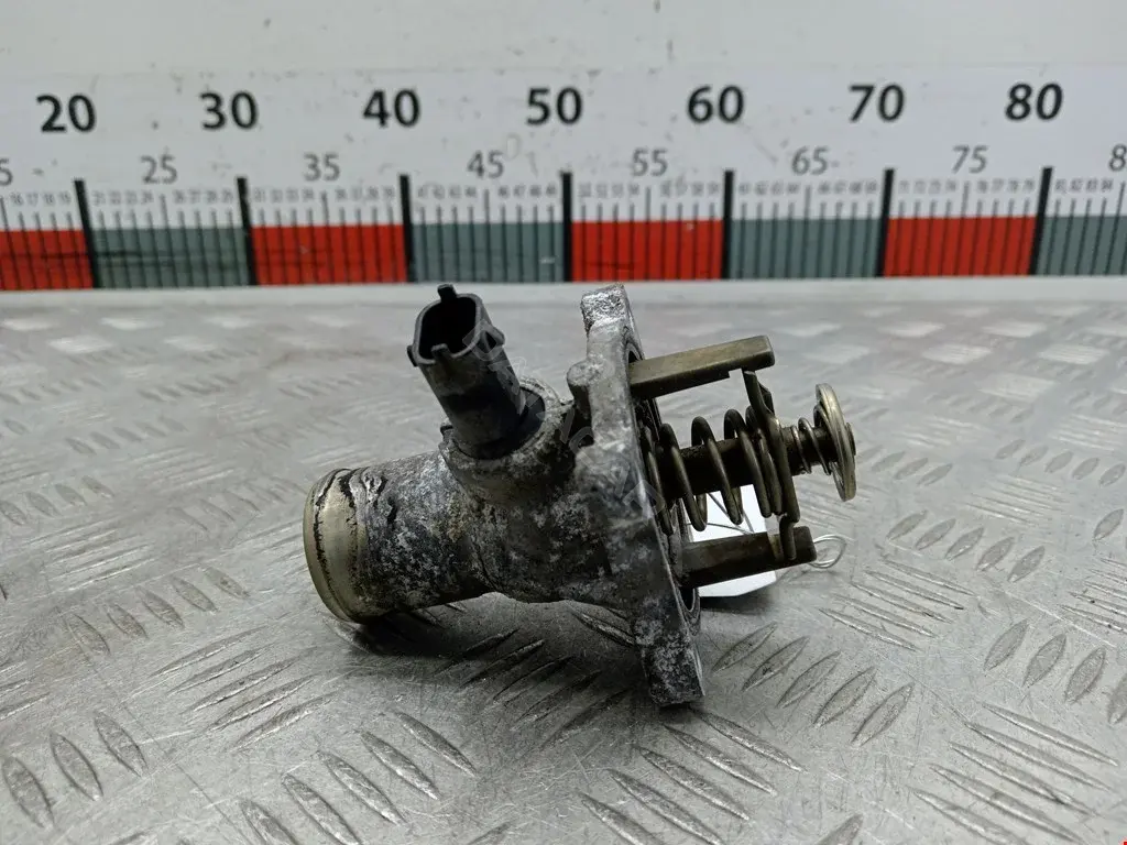 Корпус термостата 24405922, 55559594, 6338007