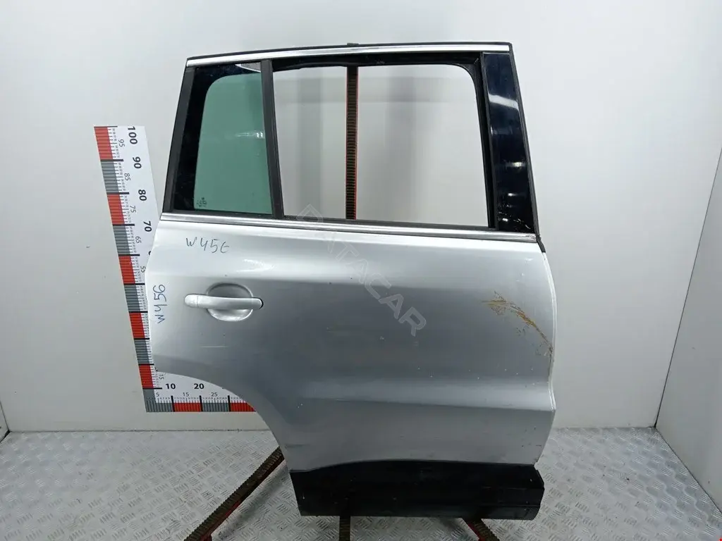 Дверь 5N0833056A