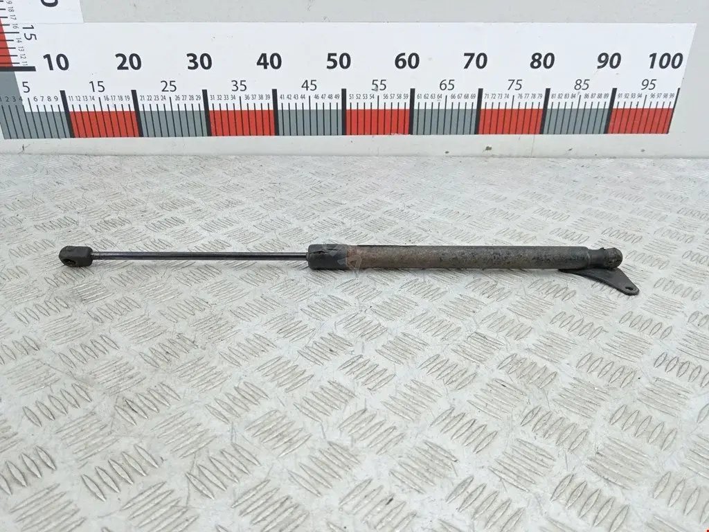 Амортизатор крышки багажника, капота, заднего стекла 5N0827550, GS1308