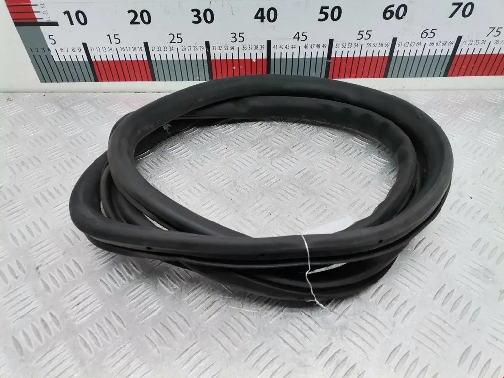 Уплотнитель двери 3C9867913C