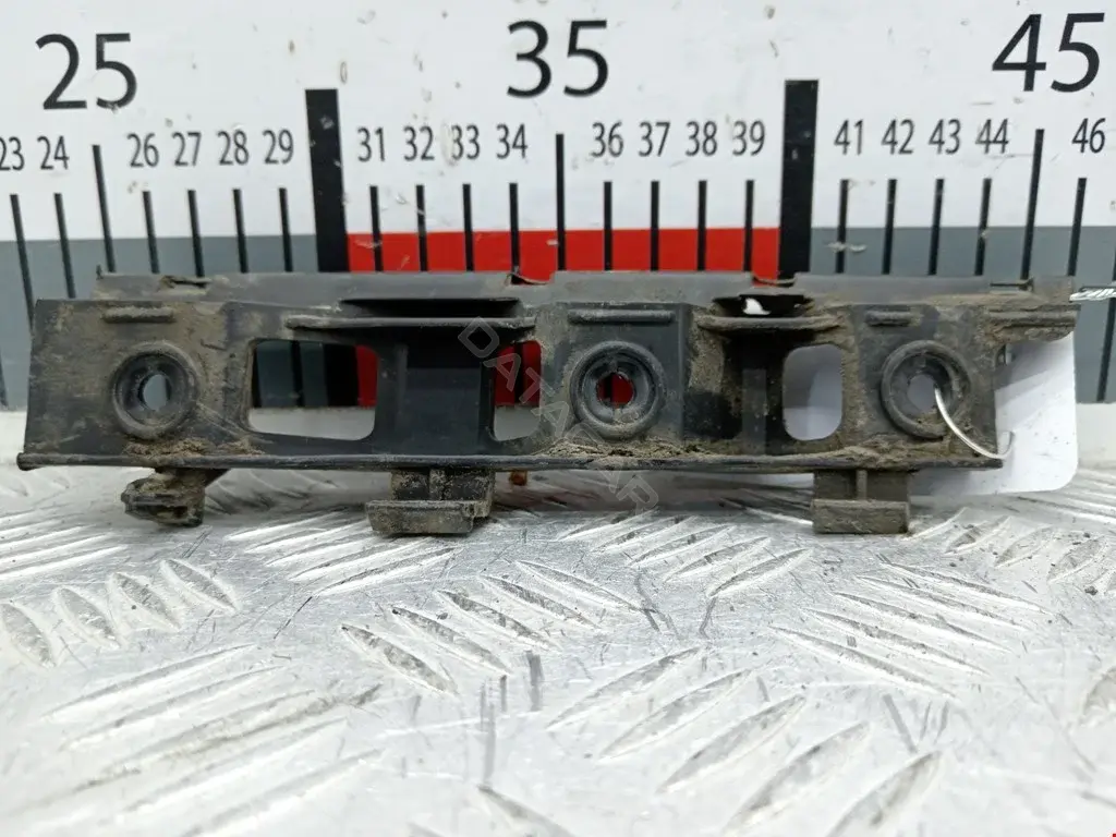 Кронштейн-направляющая бампера 00X10661, 100A10449, 115556