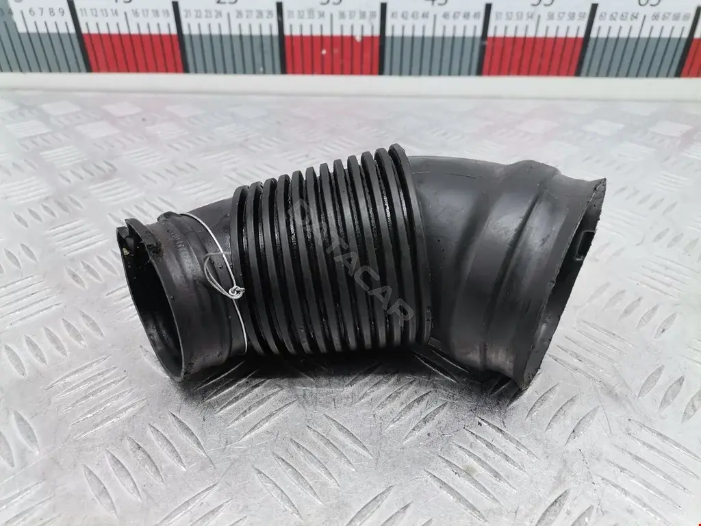 Патрубок воздушный 4F0129615G