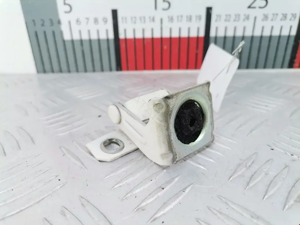 Петля крышки багажника 9S51A42900AA