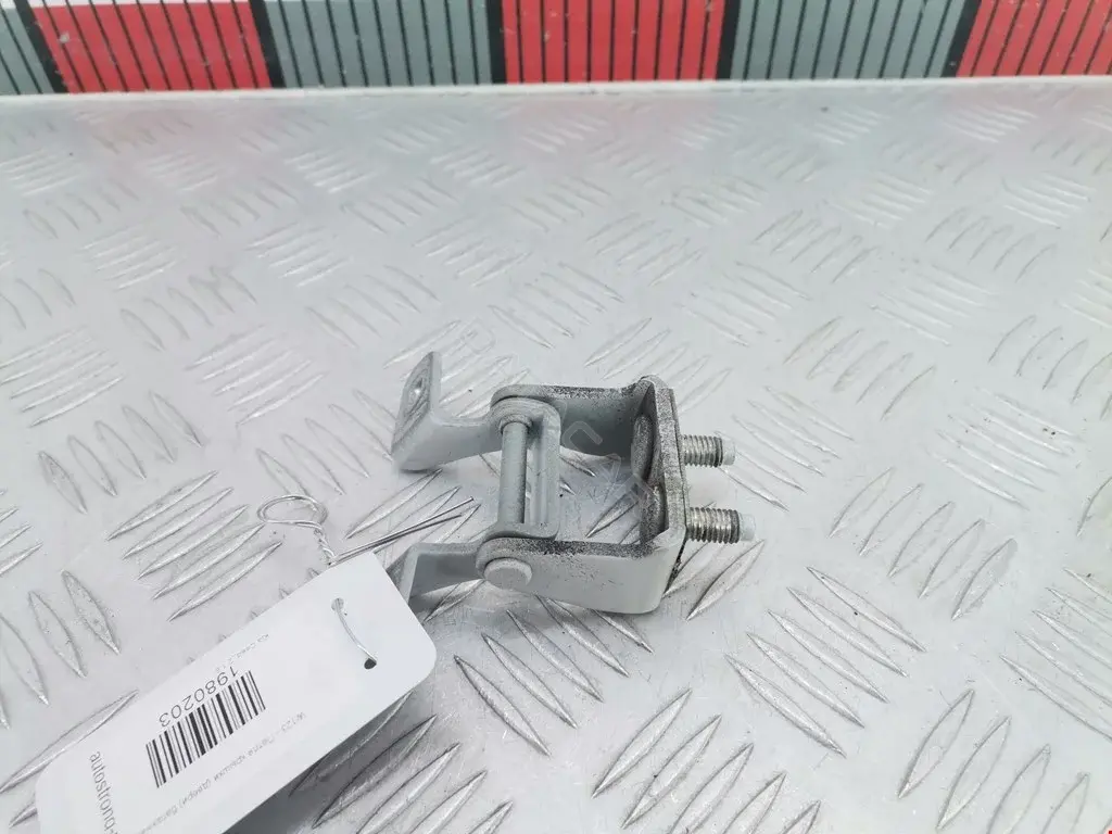 Петля крышки багажника 79770A2700