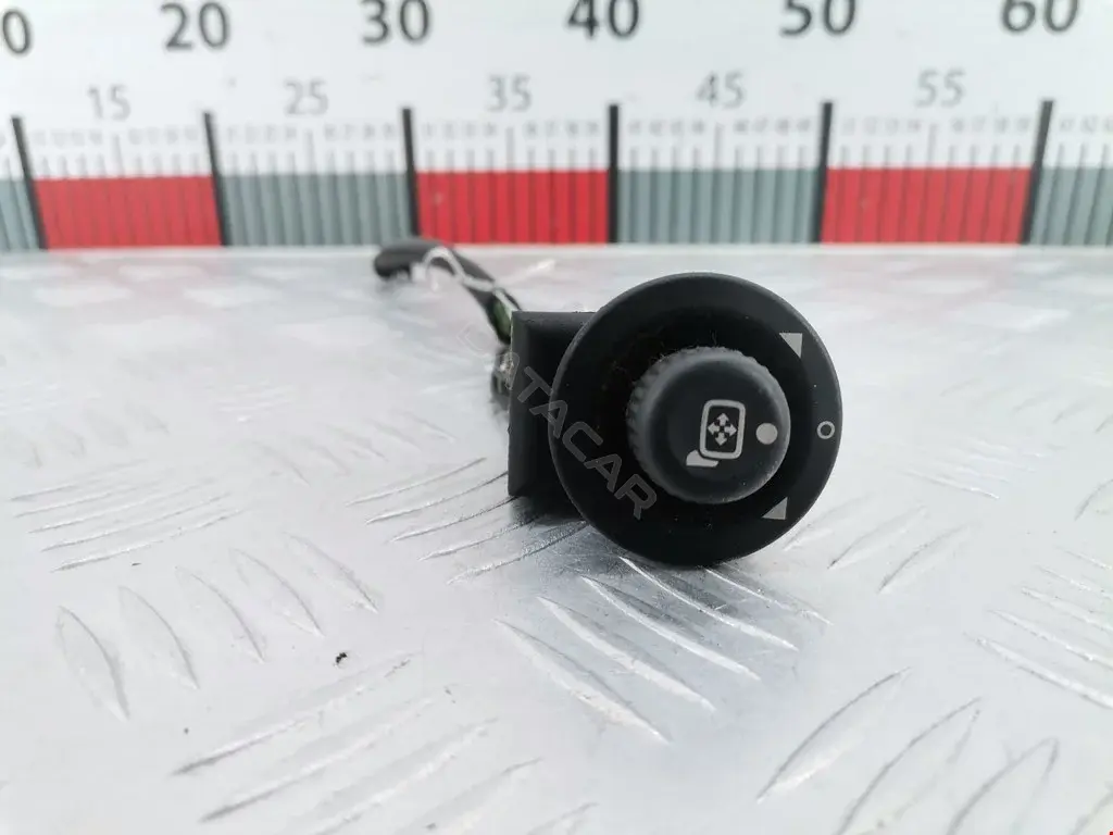 Джойстик регулировки зеркал YUF500010