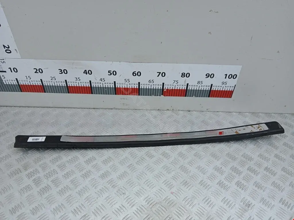 Накладка на порог 8P3853491H