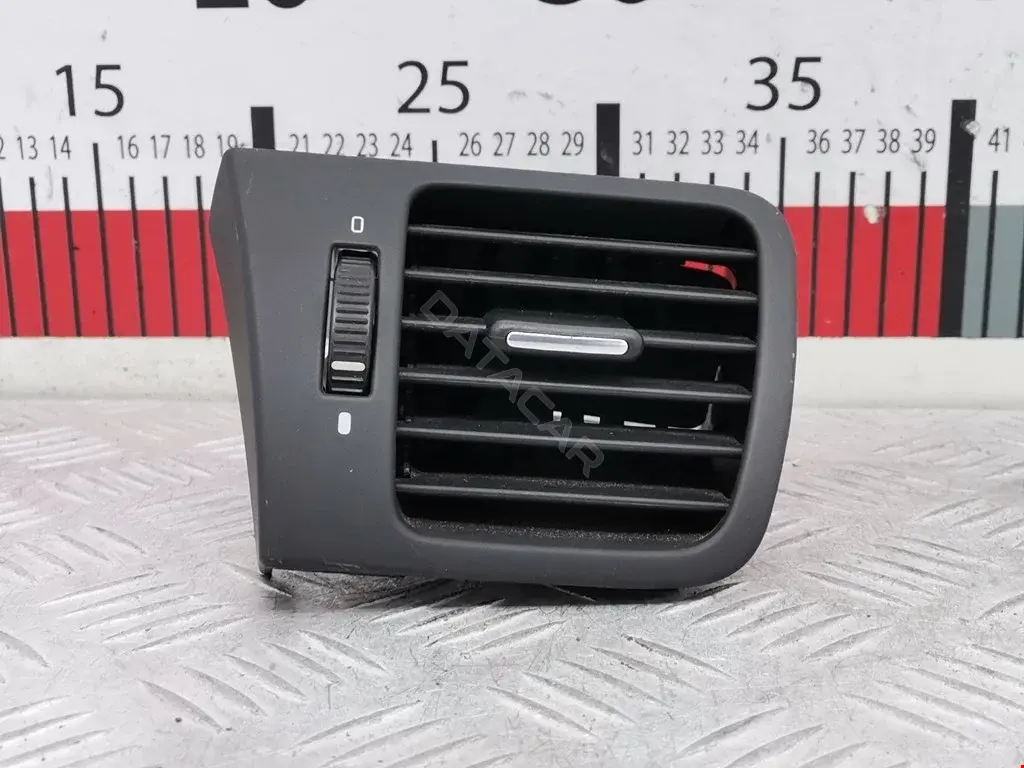Дефлектор обдува салона 1990682