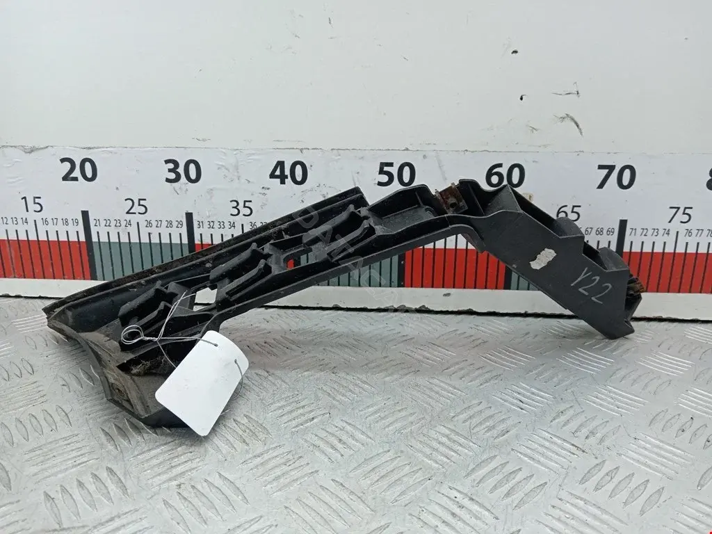 Кронштейн-направляющая бампера 00X10432, 100A10220, 141CE2603